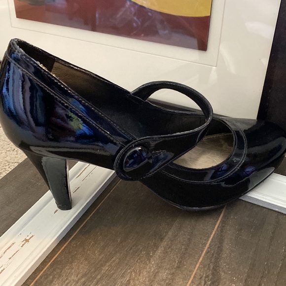 DONATED Antonio Melani black heels - Picture 4 of 5